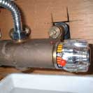 業務用水栓修理