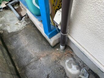 庭のセメントの割れ目から水漏れする（給湯管工事）<br>【広島市東区】